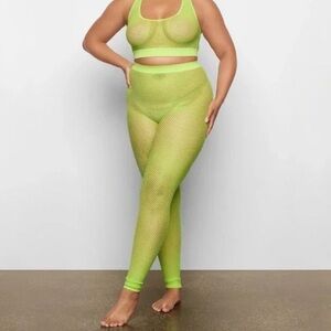 Skims perforated seamless leggings size XXS in Lime NEW